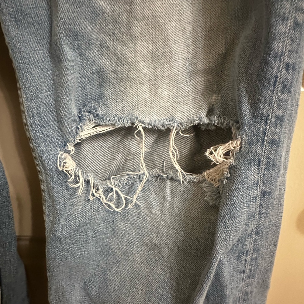 Boyish Ripped Light Wash Jeans - Picture 2 of 8